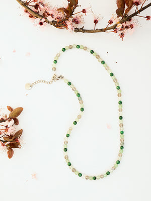 choker con pietre naturali. collana girocollo cristalli naturali. giunquilla gioielli per il sacro femminile. gioielli per chakra, energetici. yoga tantra. inossidabili. avventurina, malachite, fluorite, labradorite