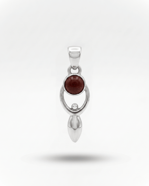 Ciondolo Goddess Giunquilla in argento 925 con labradorite bianca, archetipo della dea vicino al cuore Ciondolo Giunquilla con diaspro rosso in argento 925, creatività femminile e connessione con la terra Ciondolo Goddess Giunquilla argento 925 e pietra di luna arcobaleno, energia del divino femminile Ciondolo Giunquilla con forma della dea, labradorite bianca e simbolismo del ciclo mestruale Ciondolo Goddess Giunquilla in argento 925, gioiello spirituale per chi onora la forza divina della donna