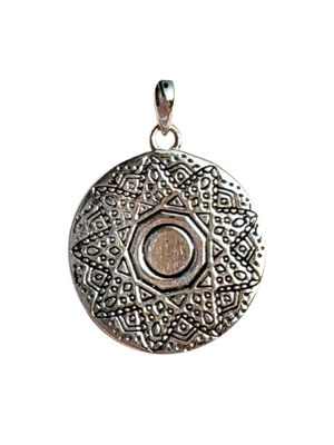 ciondolo in argento 925 con pietre natutrali, pietra di luna, simbolo luna piena. giunquilla gioielli per il sacro femminile. simbolismo femminile.